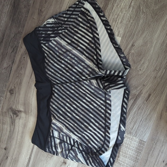 Athleta Pulse Striped Athletic Running Shorts Medium - Picture 1 of 4